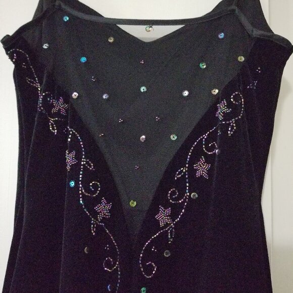 Black velvet, beaded, floor-length dress - Picture 5 of 9